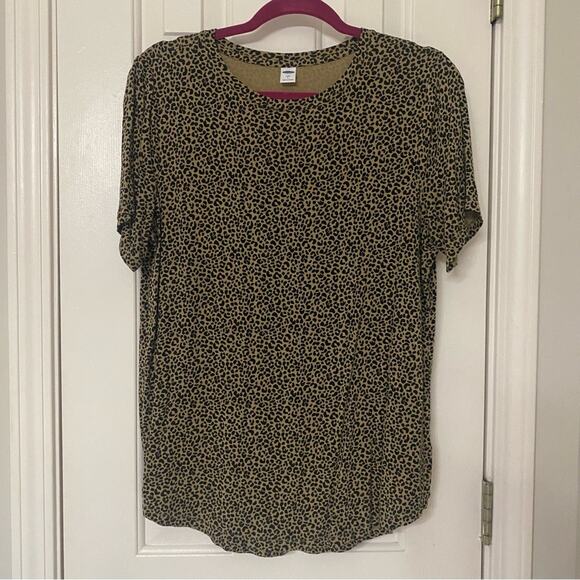 OLD NAVY • Luxe Leopard Printed Crew-Neck T-Shirt - Picture 2 of 6